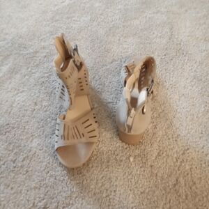 Women's Beige Sandals